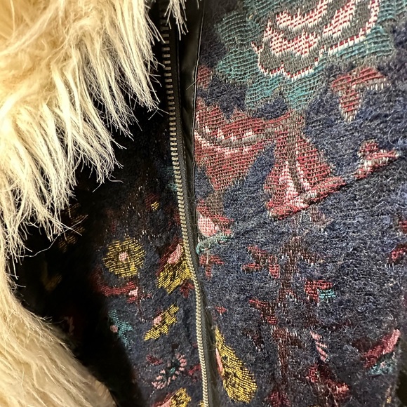 Free People Rarely Worn - Size Large Jacquard Coat - Picture 4 of 5